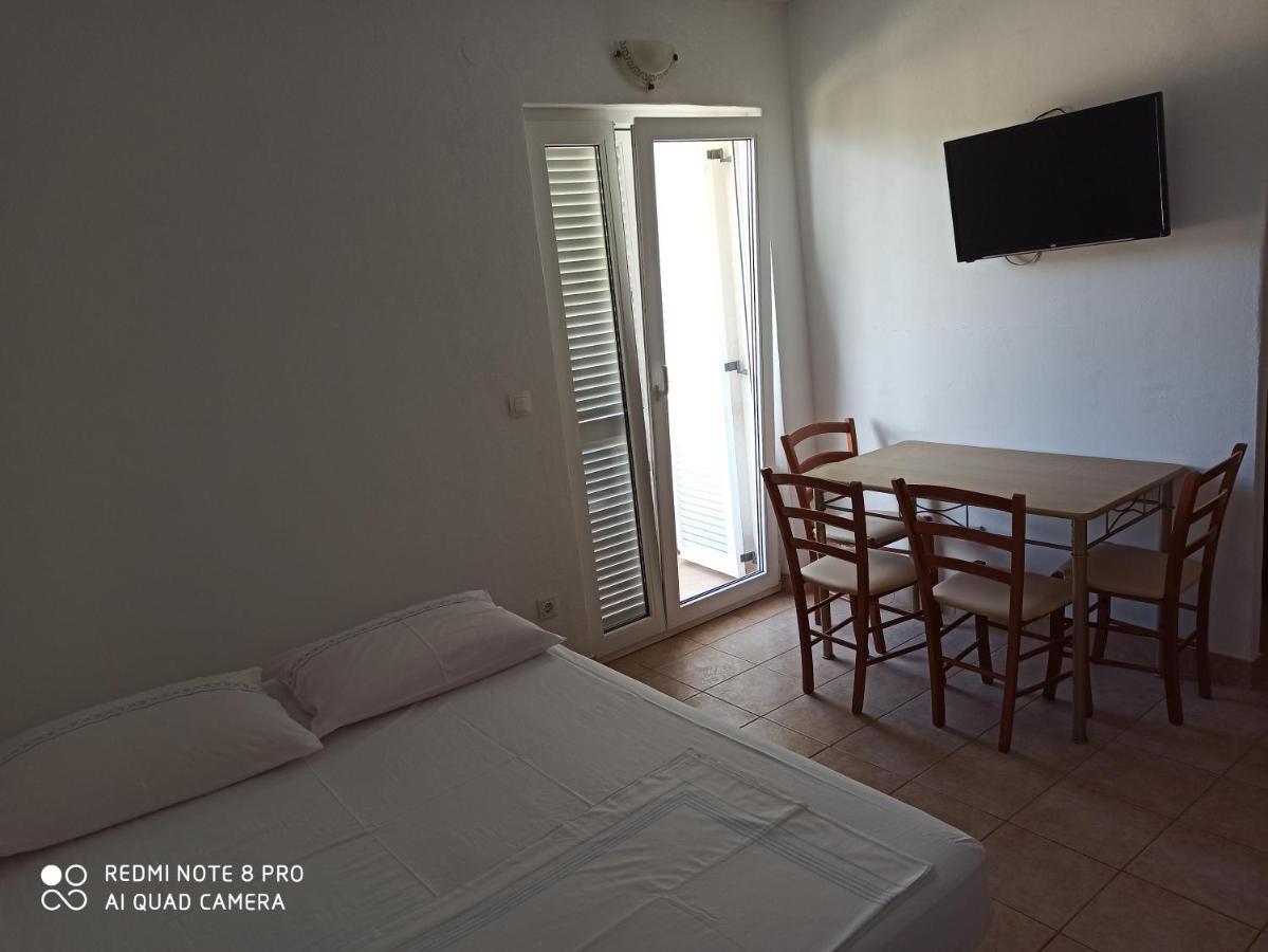 Boni02 Apartment Gdinj Екстериор снимка