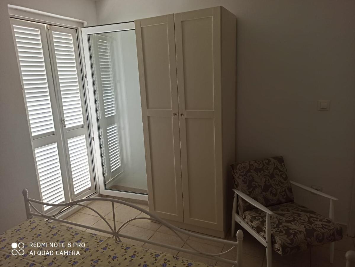 Boni02 Apartment Gdinj Екстериор снимка
