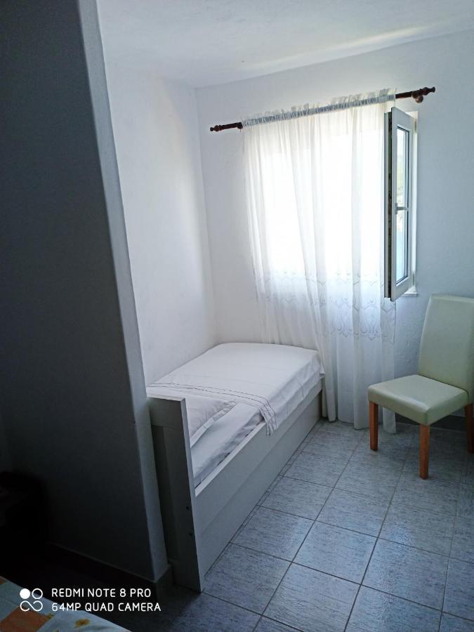 Boni02 Apartment Gdinj Екстериор снимка