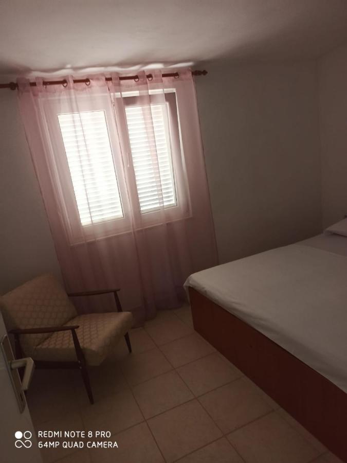 Boni02 Apartment Gdinj Екстериор снимка
